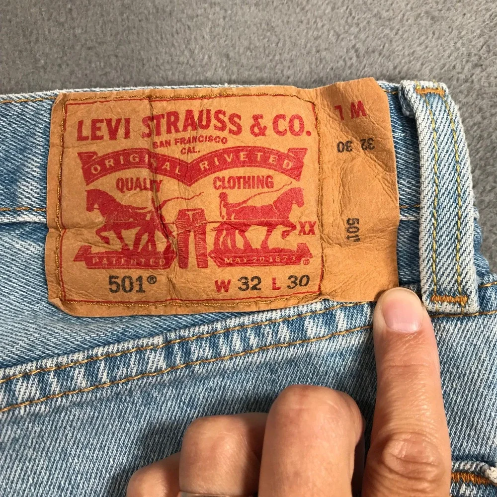 Levis light spot
